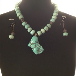 Turquoise beaded necklace with beaded earrings